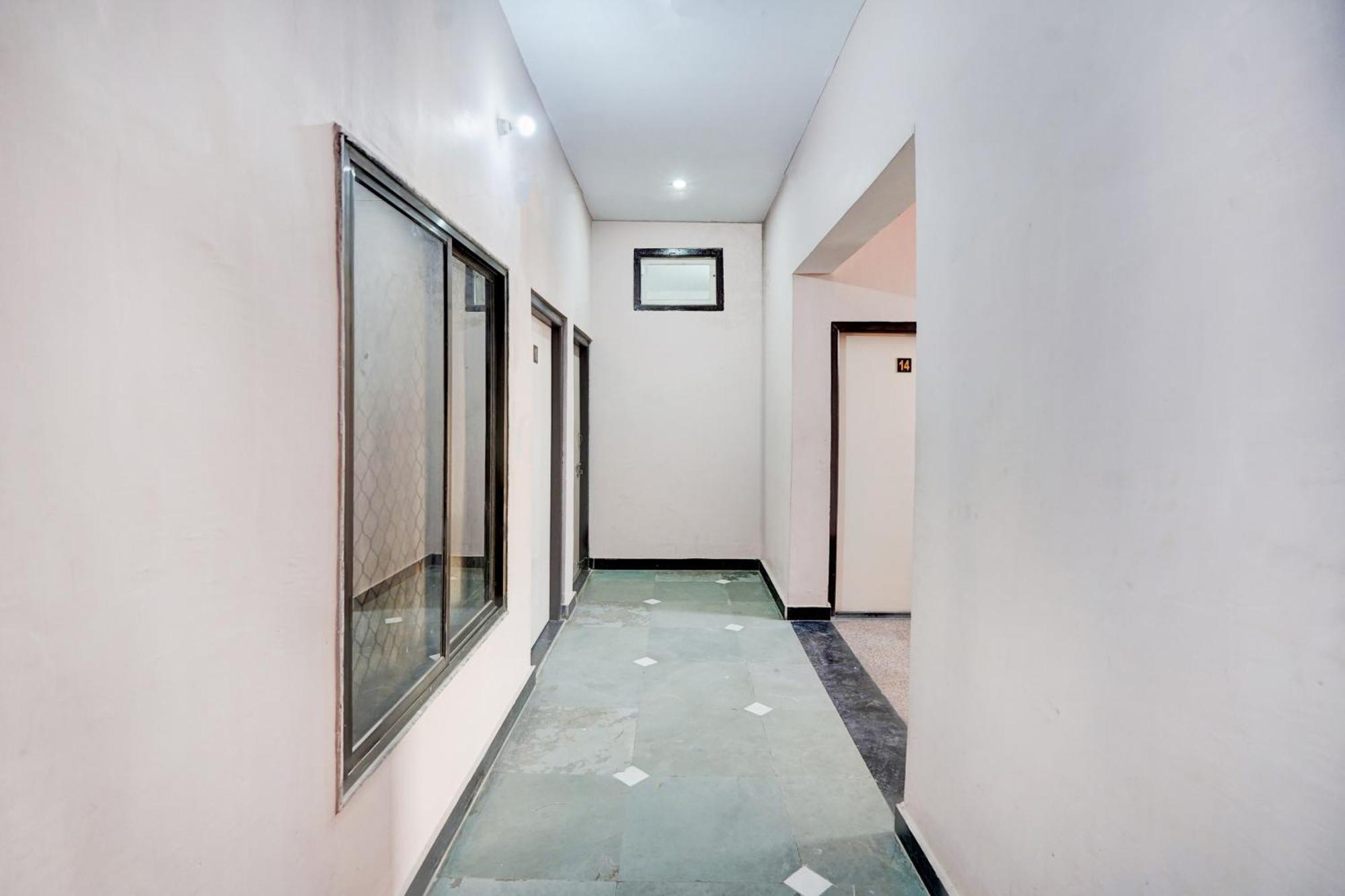 Hotel O Ramdut Palace Guest House Faizabad Luaran gambar